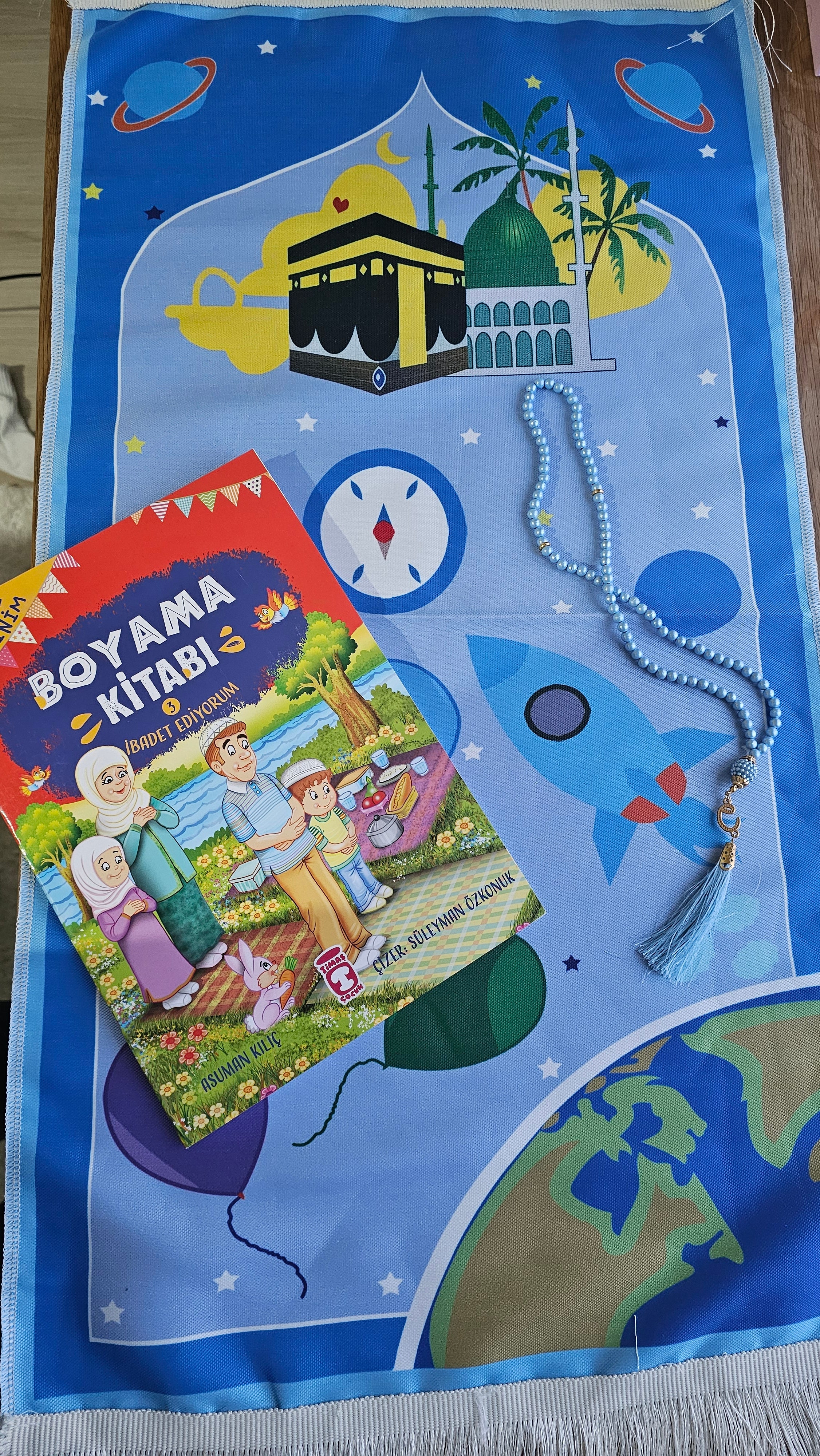 Çocuklara Namazı Sevdiren Set Uzay Temalı - Oyuncak, Tespih ve Boyama Kitabı Hediyeli